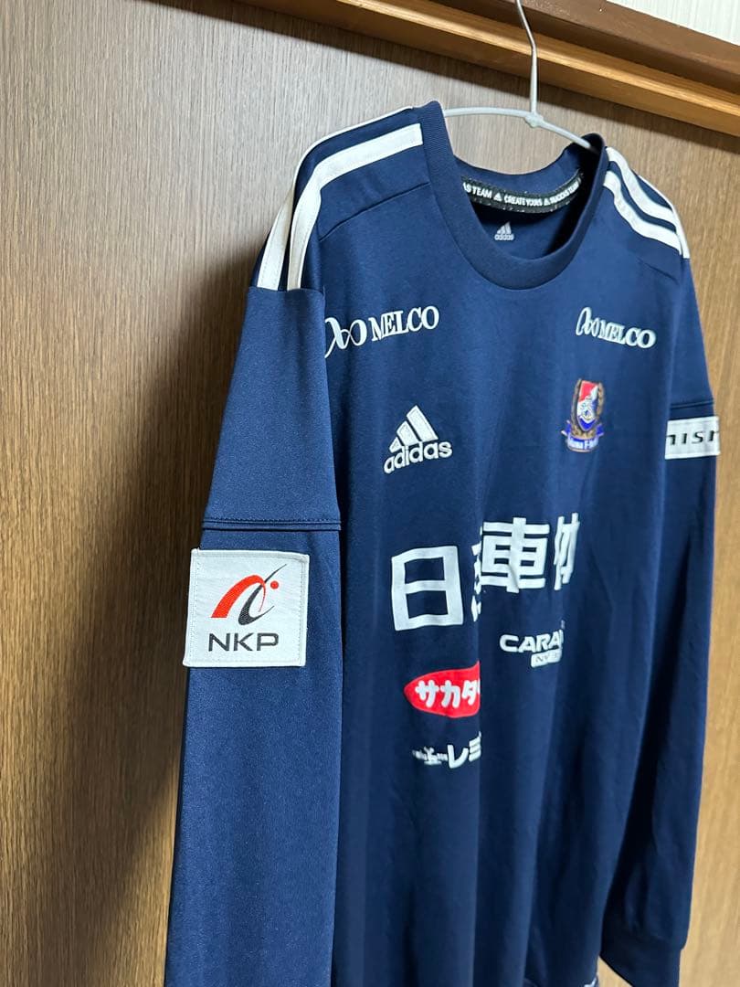 adidas 日本代表 ネイビー 長袖シャツ　マリノスの練習着です