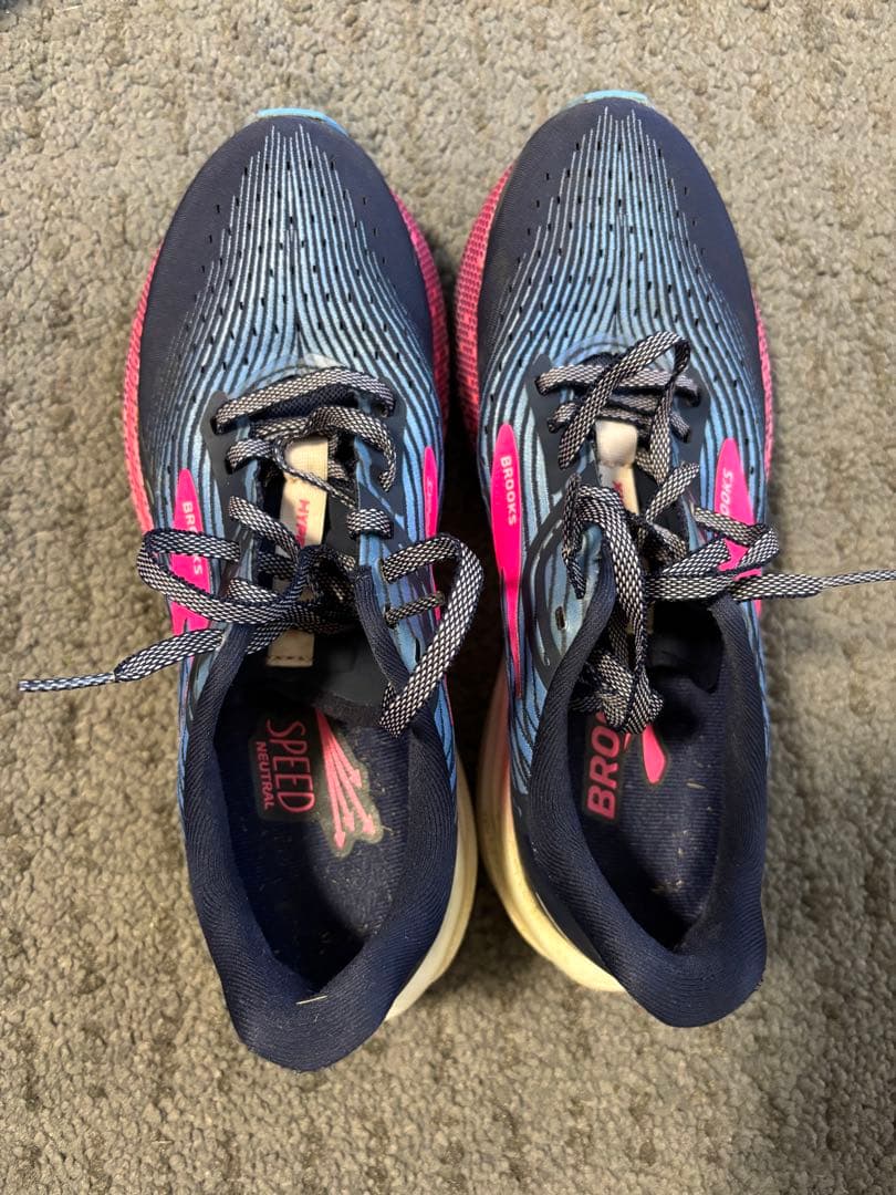 BROOKS Hyperion Max ブルックス ハイペリオン マックス