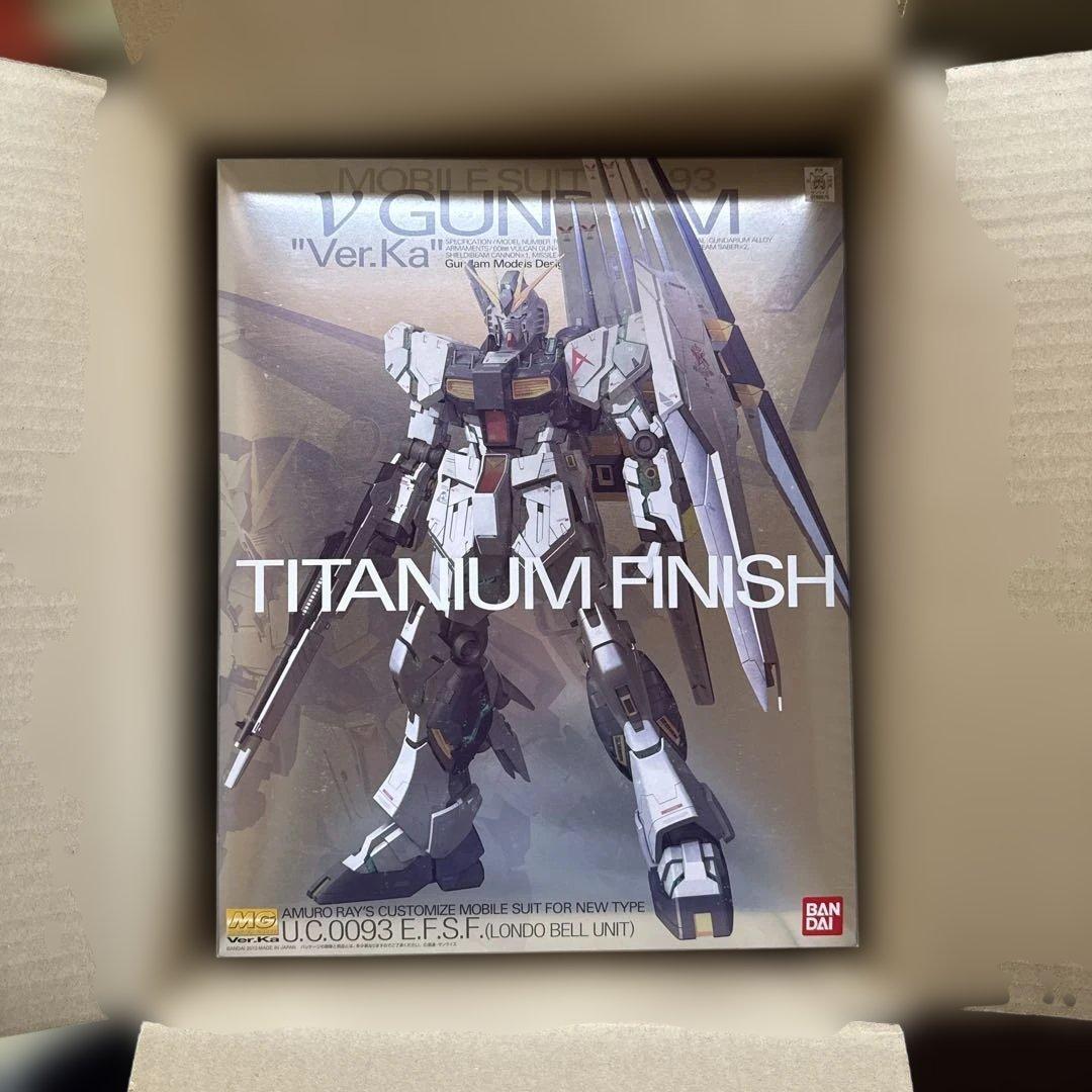 MG 1/100 RX-93 νガンダム〔Ver.Ka〕 チタニウムフィニッシュ