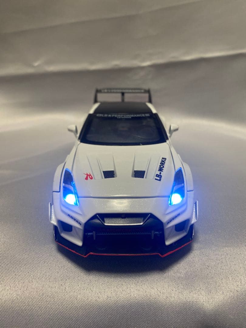 NISSANスカイラインLB-WORKS GTR 1\32