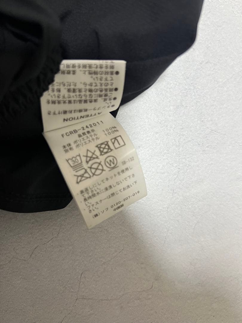 美品 F.C.R.B. ナイロンジャケット S 黒 ショート丈 今風シルエット