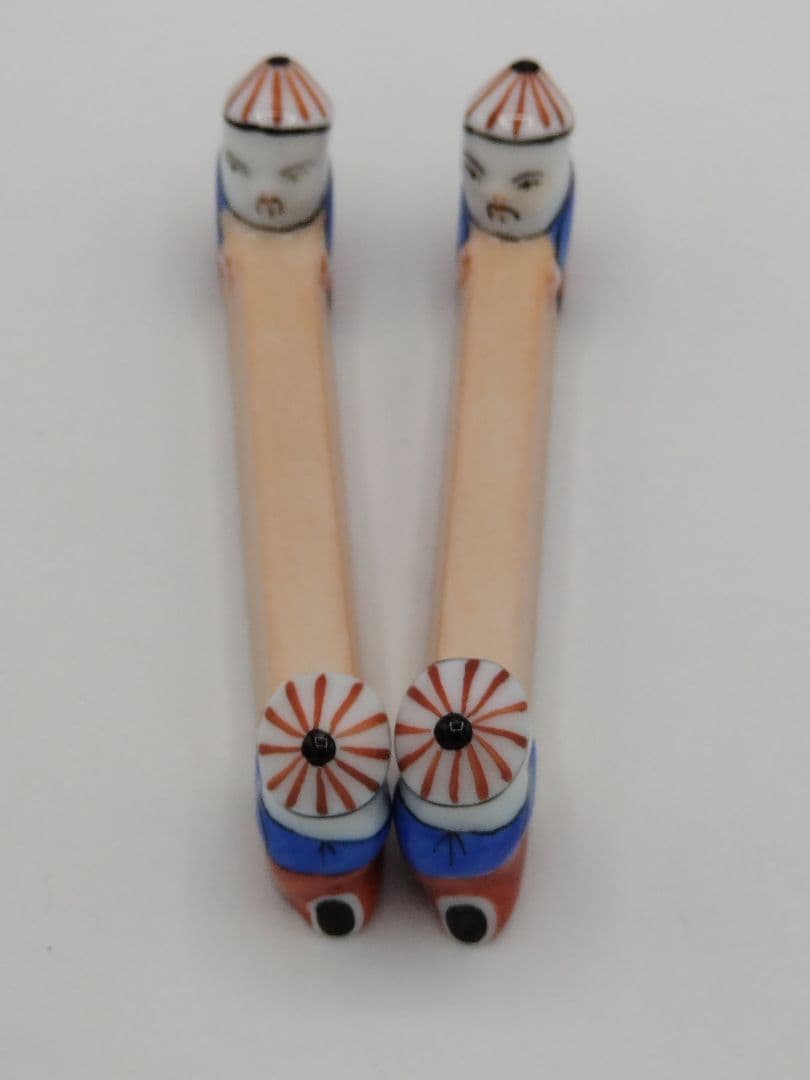 HEREND　マンダリン　 ナイフレスト&箸置き　2本陶器製 唐子人形装飾