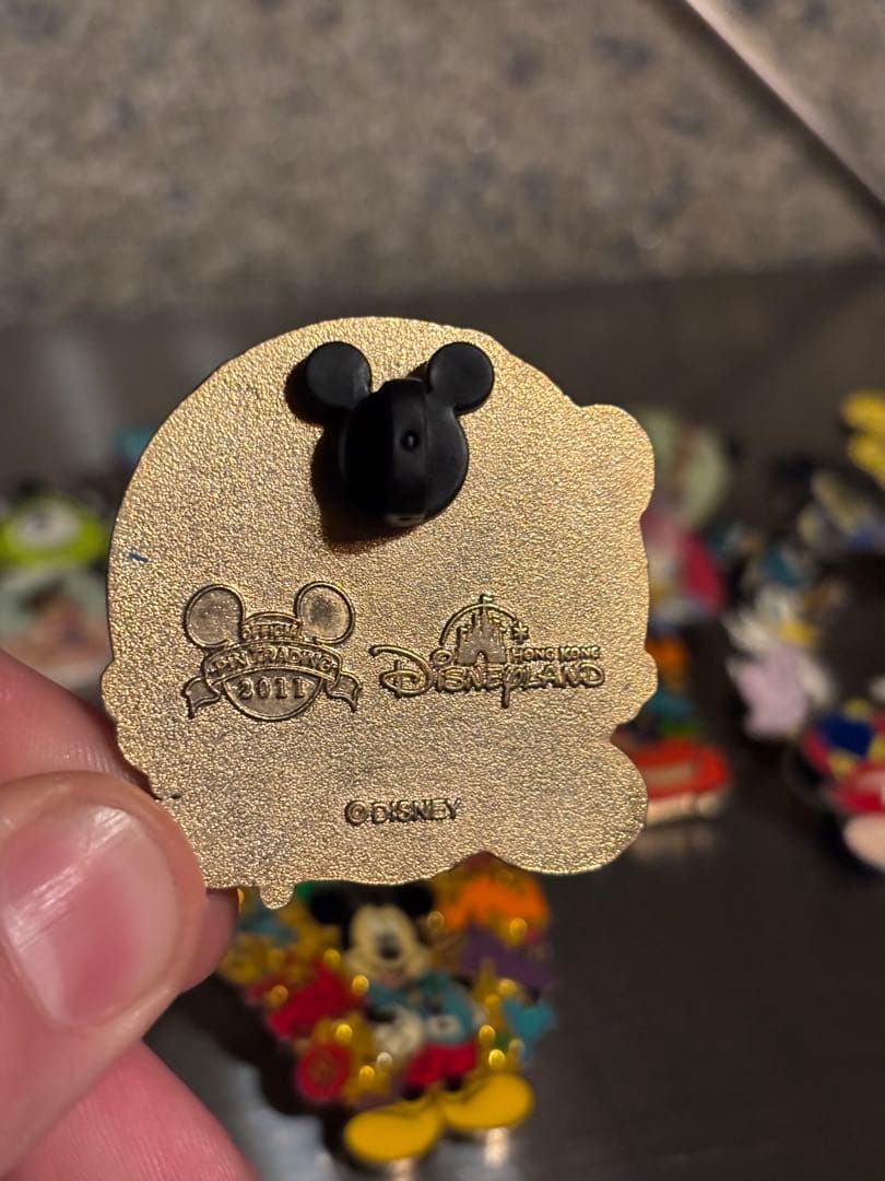 日本未発売 Disney バッジ 香港 海外限定 ミッキー ディズニー 37個