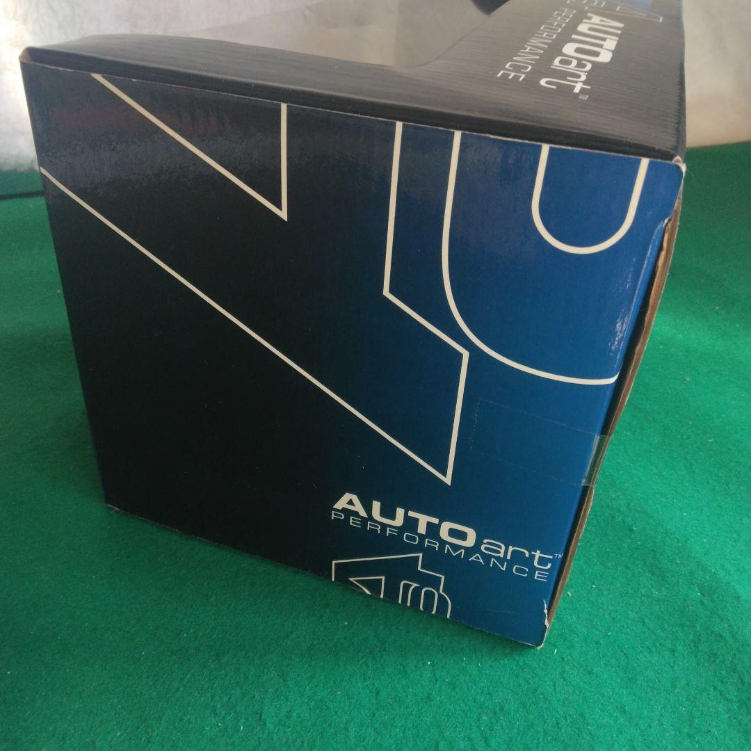 AUTOart 1/18 スケール ホワイト ミニカー　トヨタ　アルテッツァ