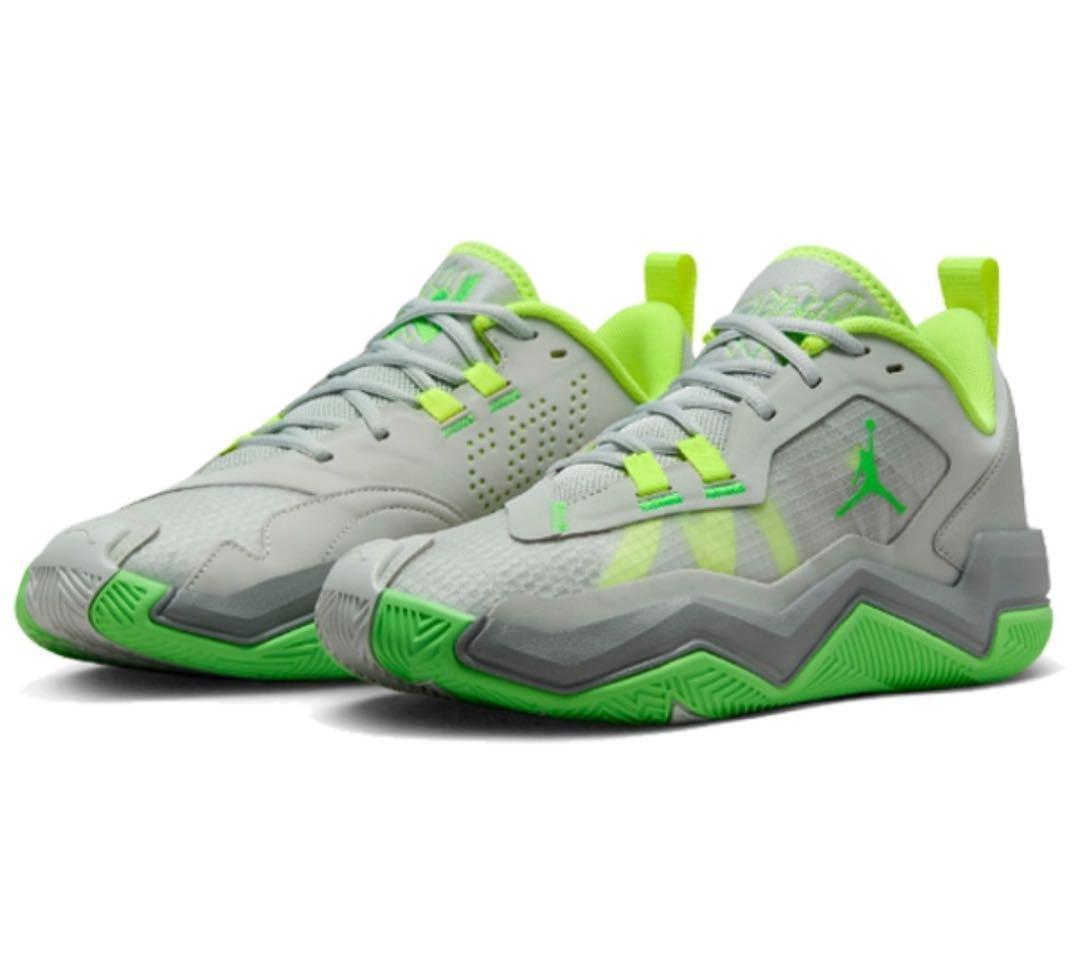 新品　NIKE ジョーダンワンテイク4PF バッシュ　グレー　蛍光色　28.5
