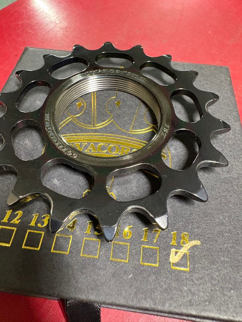 NOVACORONA TITAN COG　ノバコローナ　チタンコグ　18T