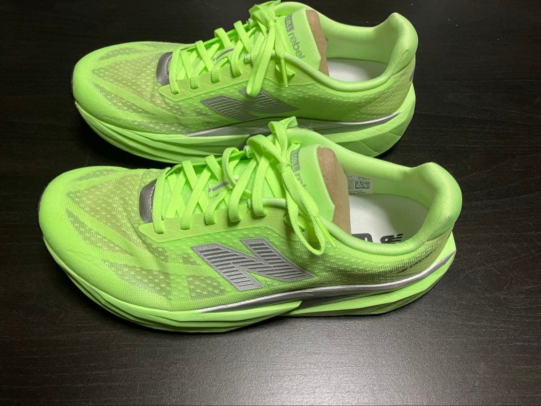 【限定モデル】New Balance フューエルセルレベルv5 28.5cm