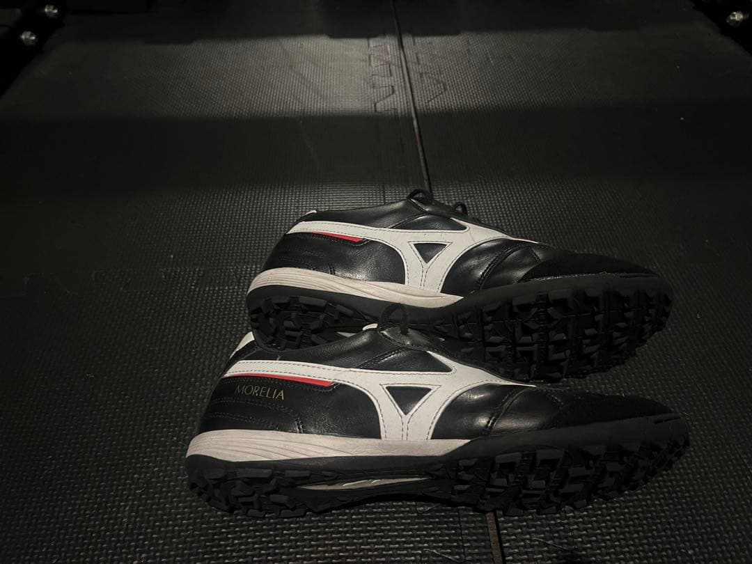 Mizuno Morelia 海外モデル ブラック/ホワイト 人工芝用