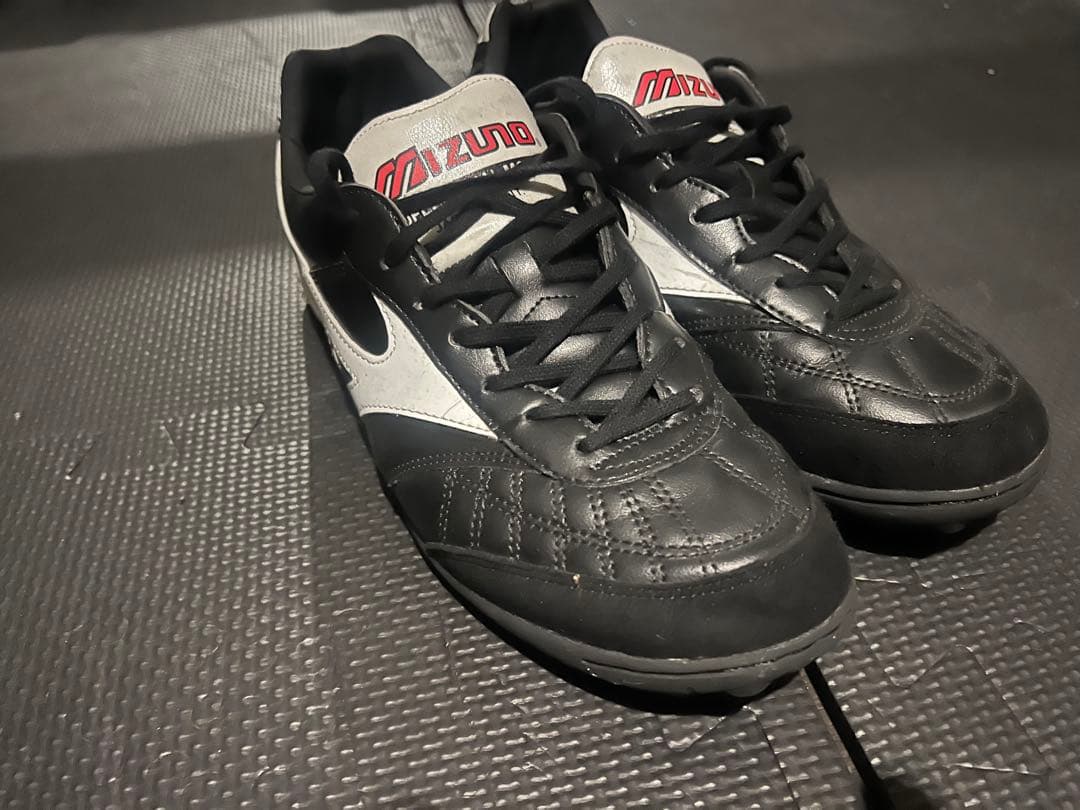 Mizuno Morelia 海外モデル ブラック/ホワイト 人工芝用