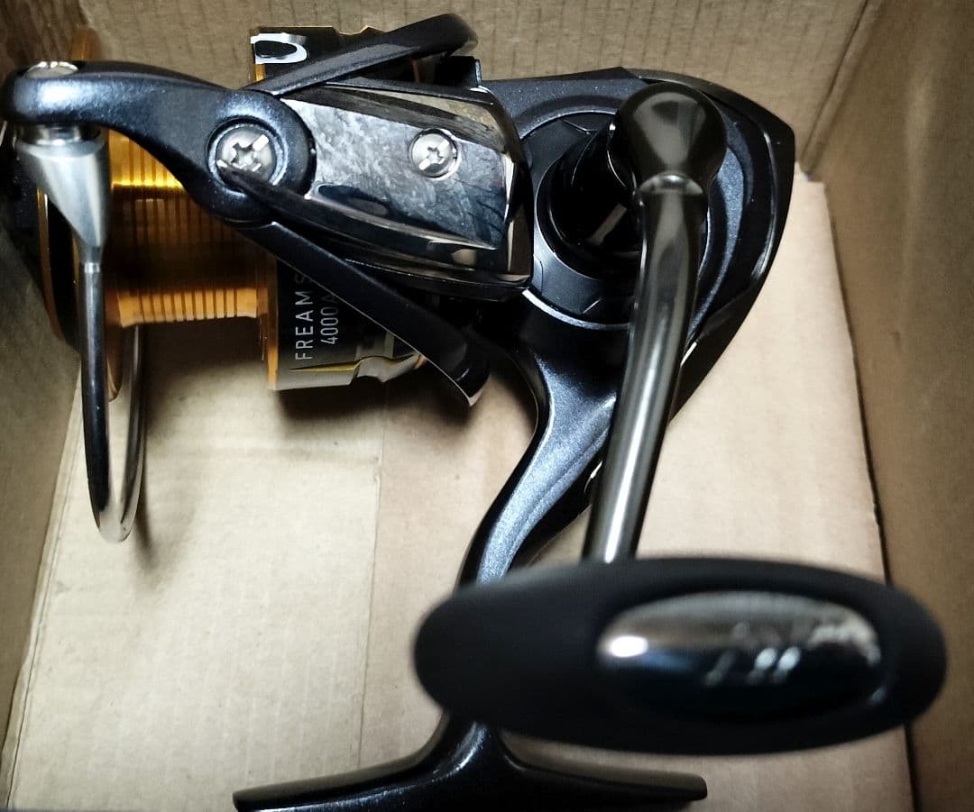 Daiwa FREAMS 4000A スピニングリール