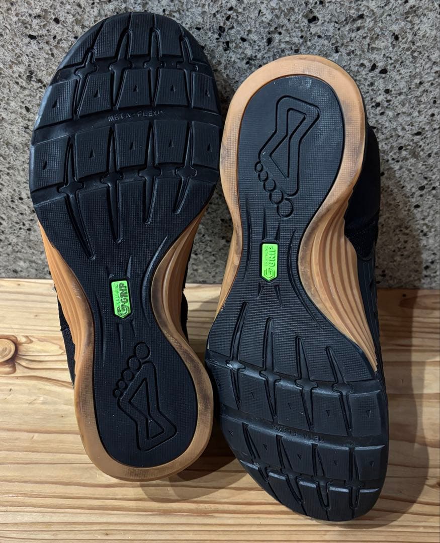 イノヴェイト　トレーニングシューズ　inov8 inov-8 f-lite