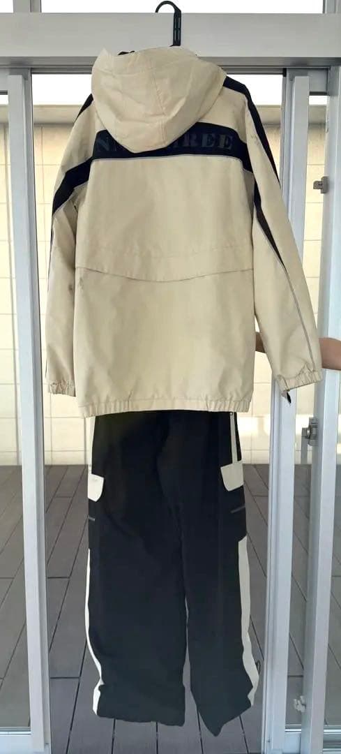 NNN エンスリー　スノーボードウェア　上下セット