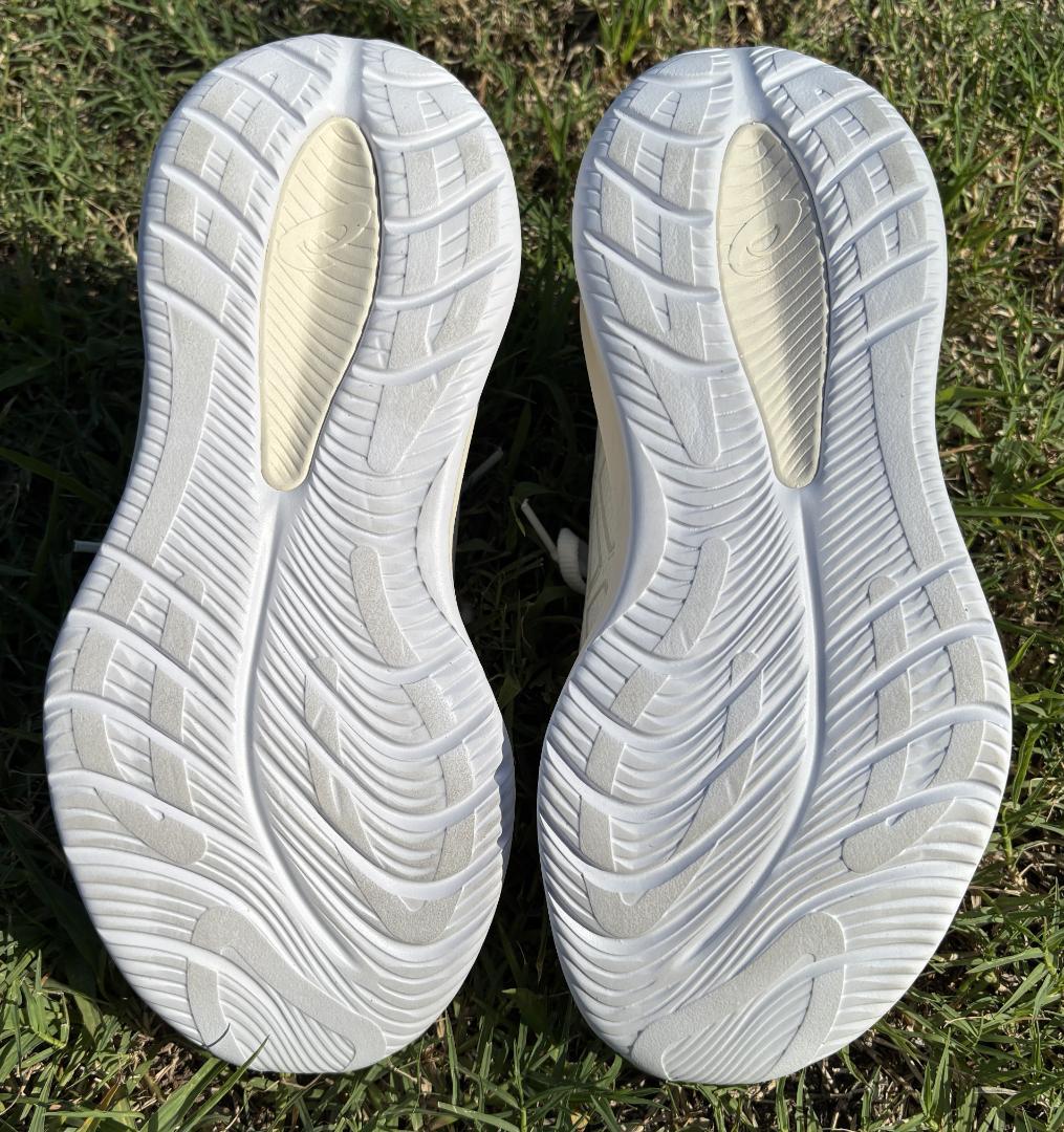 ★ほぼ新品★アシックス GEL CUMULUS 26 23.5㎝　レディース
