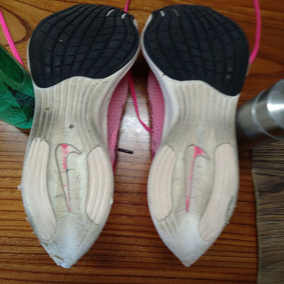 Nike 軽量ピンクスパイクシューズ