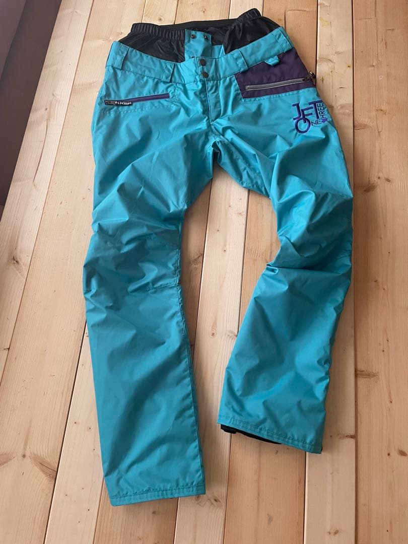Volcom THERMONITEスノボ ダウンジャケットとパンツセット M