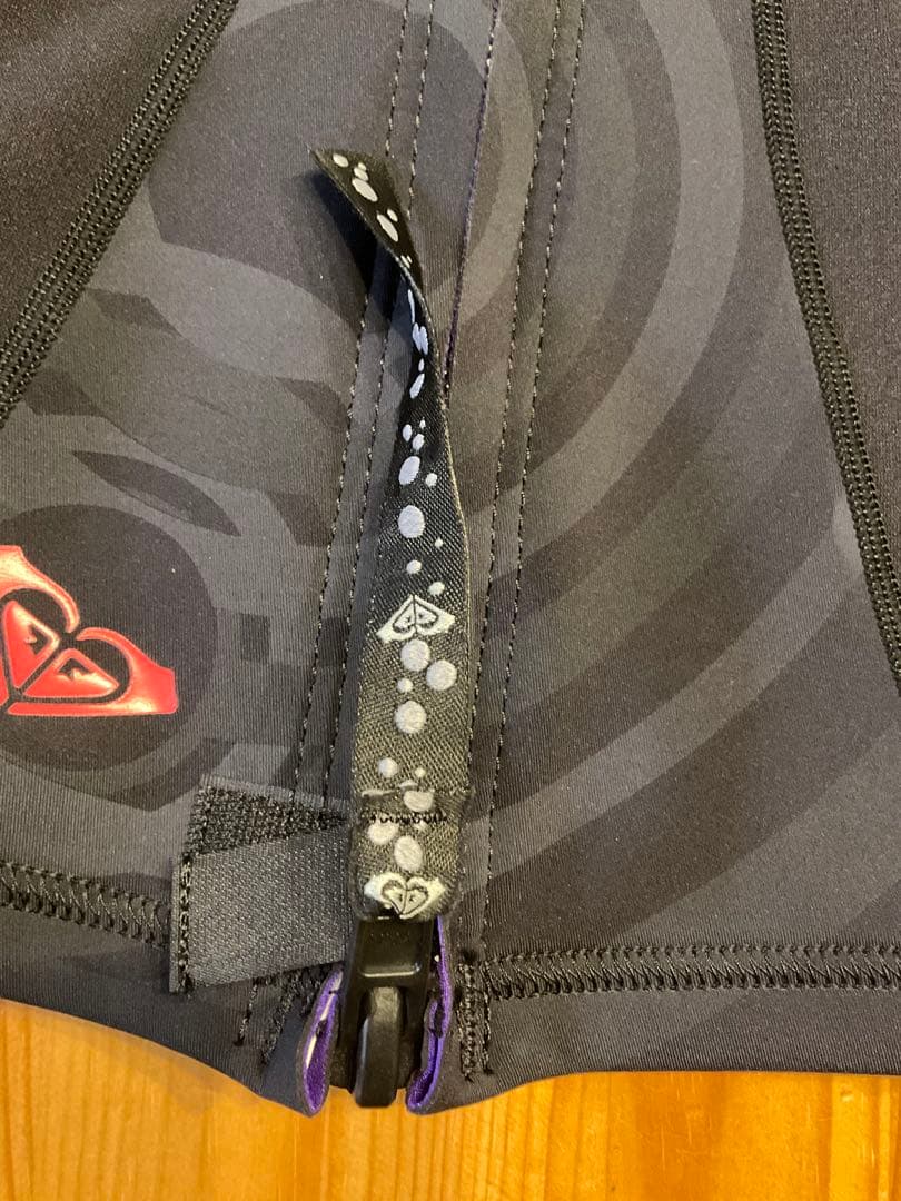 ROXY ウェットスーツ 長袖タッパー SYMCRO 1mm ハンガー付