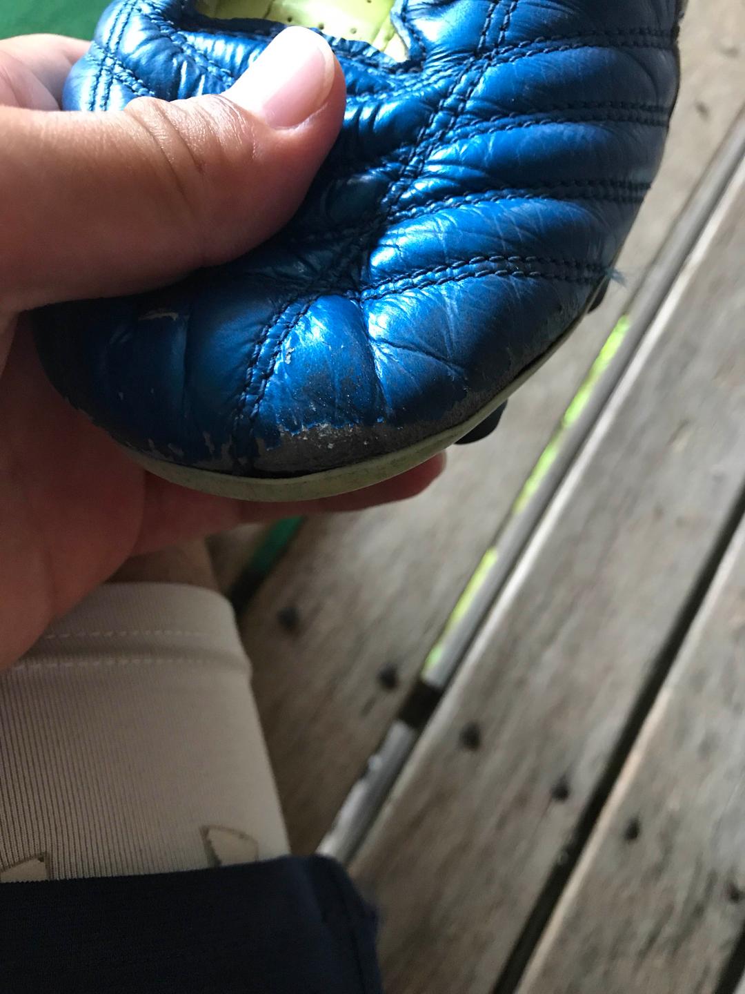 サッカースパイクアシックスDSLightＸfly
