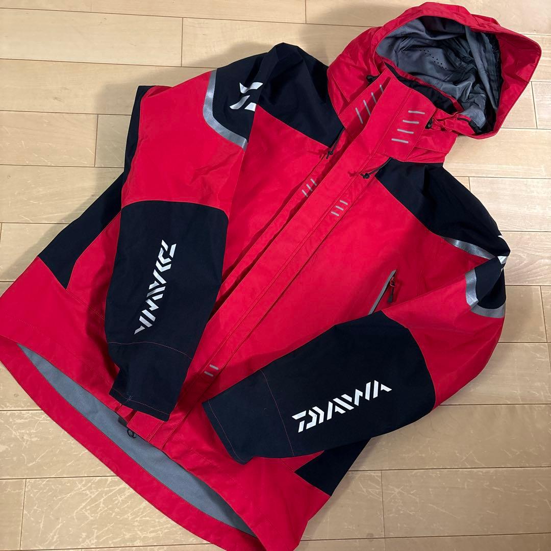 ☆美品☆ダイワ　ゴアテックスプロ　ストレッチレインスーツ　2XLサイズ　レッド