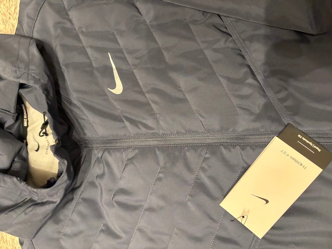 新品未使用　Nike THERMAL フード付きジャケット 紺　中綿　XL