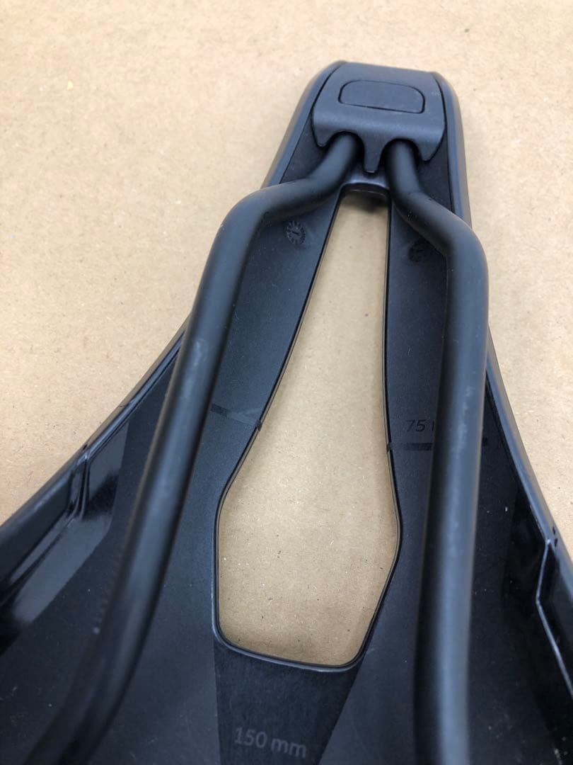 FIZIK TEMPO ARGO R5 自転車サドル ブラック 150mm