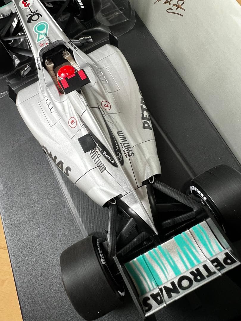 美品 1/18 ミハエル・シューマッハ メルセデス GP W01 2010年