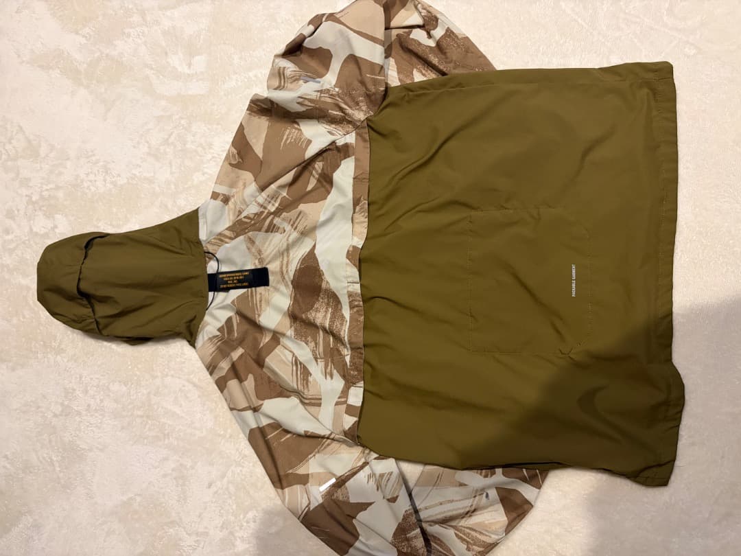 Nike フード付きウィンドブレーカー