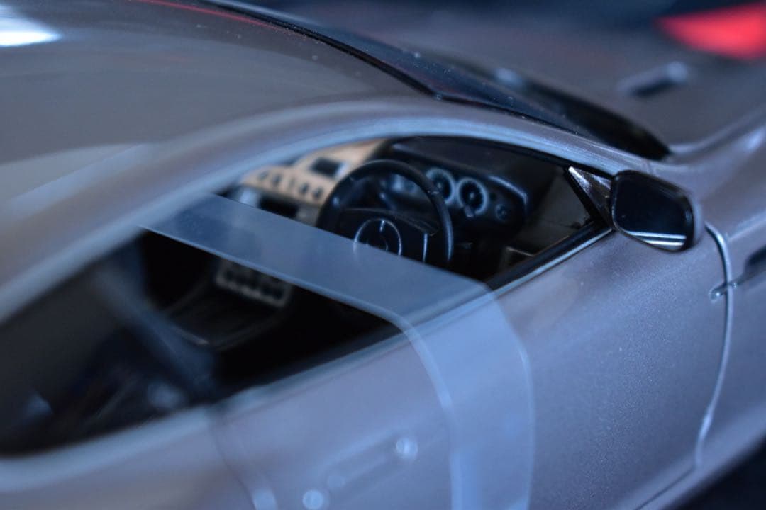 1/18 ミニチャンプス アストンマーチン DB9 V12 ミニカー