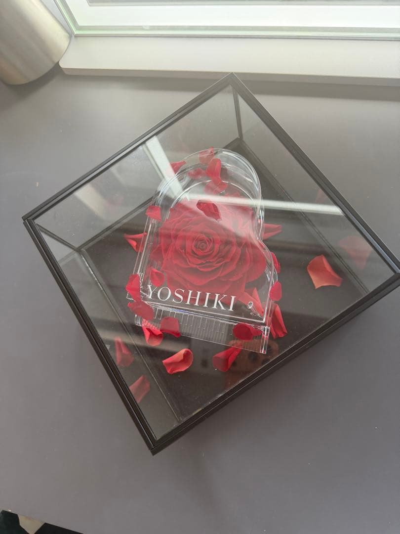 キ*コ様 YOSHIKIプリザーブドフラワー　クリスタルピアノ　ガラスケース