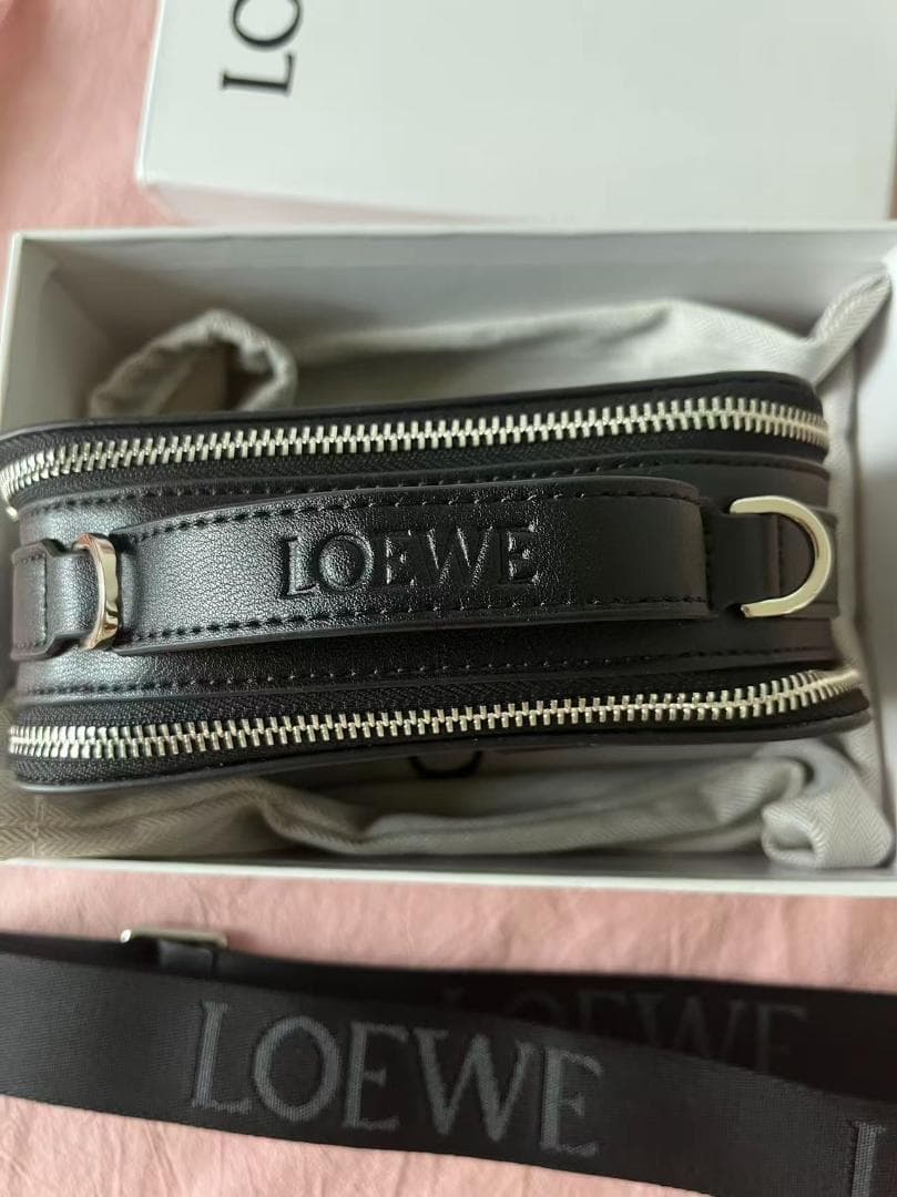 LOEWE ブラック ショルダーバッグ---