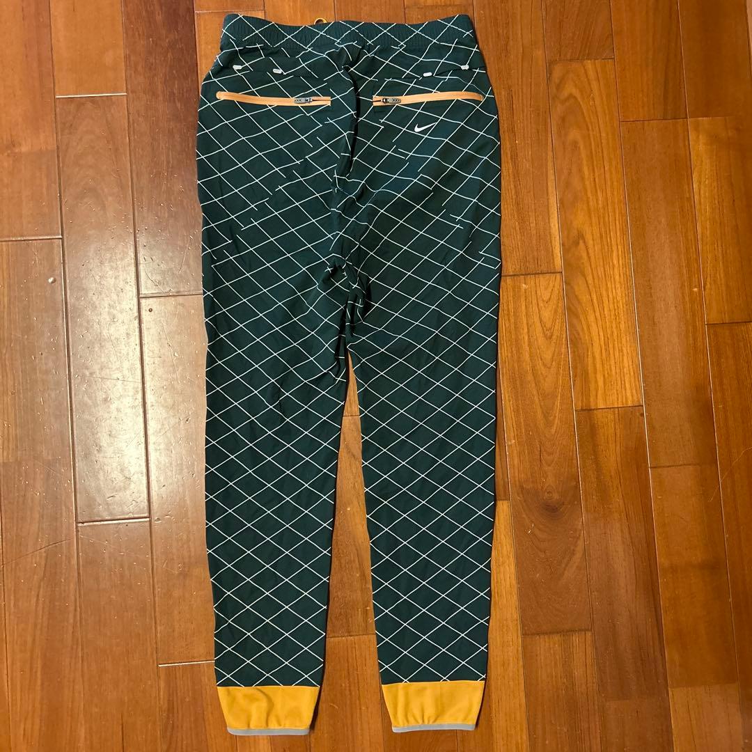 カ*リ様 【美品】NIKE GYAKUSOU シールドランナーパンツ