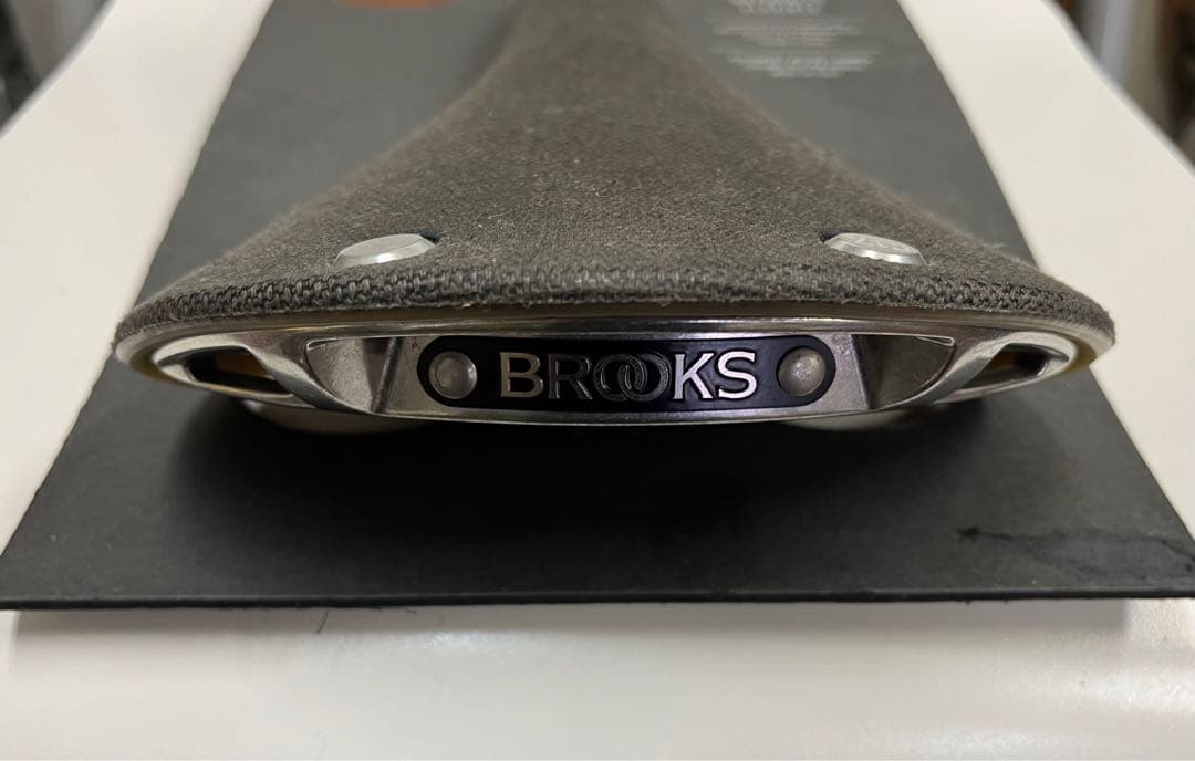 Brooks C17s Slate ブラックキャンバスサドル