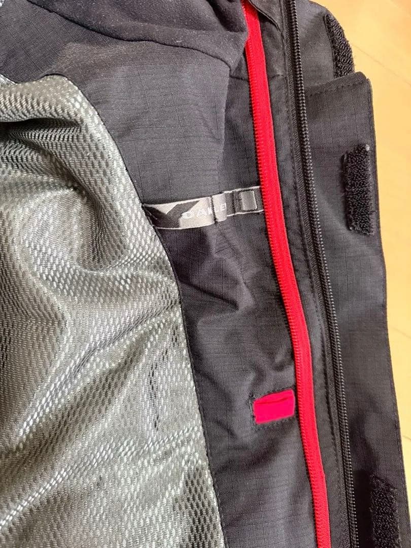 OAKLEY ジャケット ブラック　スノーボード M or L サイズ