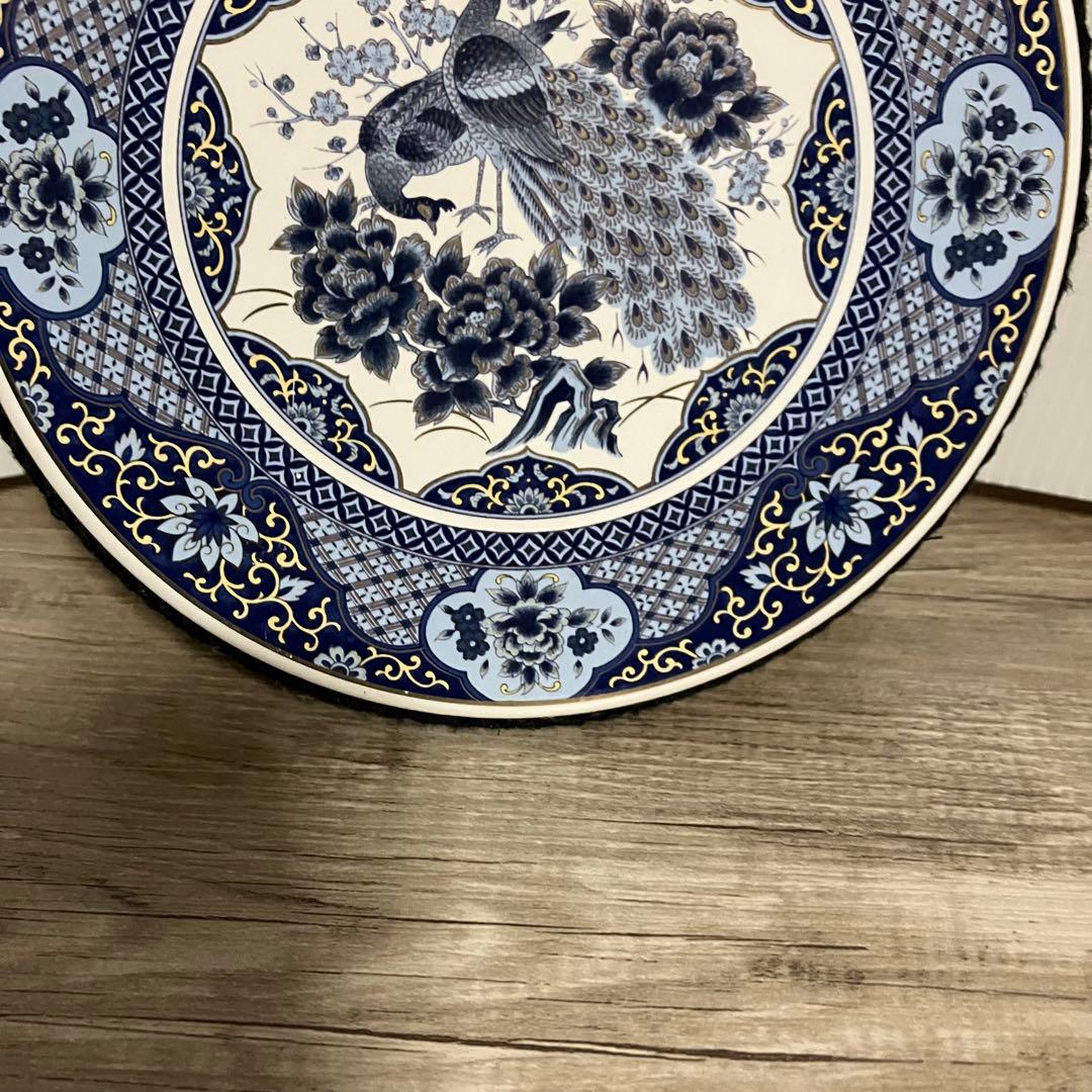 E-壁【美品】有田焼 陶板画 壁掛け 飾り物 孔雀 牡丹 青藍 金彩コルク裏打ち