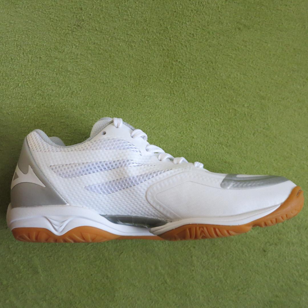 未使用品 ミズノ フライ 23.0 バレーボールシューズ MIZUNO FLY