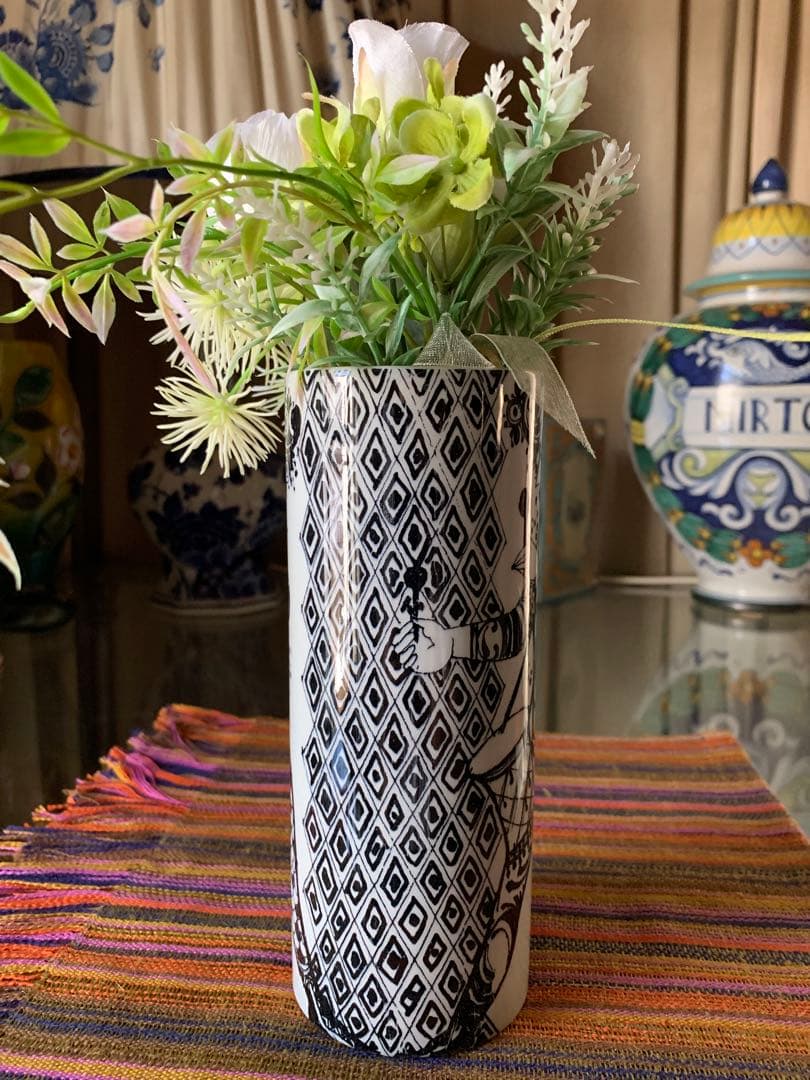 ビヨンヴィンブラッド　ニモール窯のレアなビンテージ黒デュエット柄の花瓶！