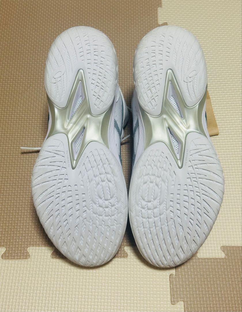 【新品未使用タグ付】アシックス asicsゲルフープ V16 バスケットシューズ