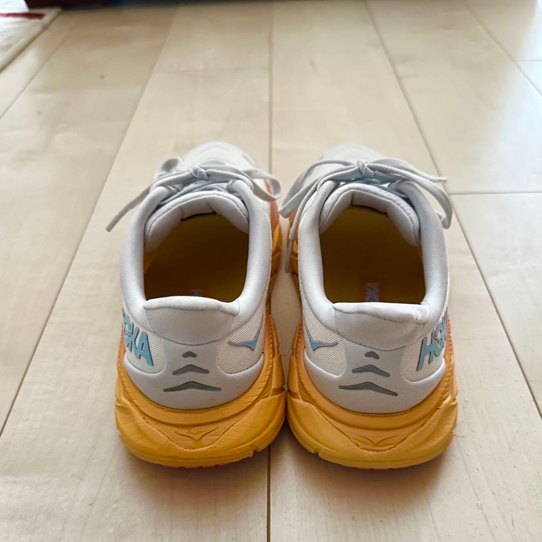 HOKA ランニングシューズ　Arahi 6 ホカアラヒ