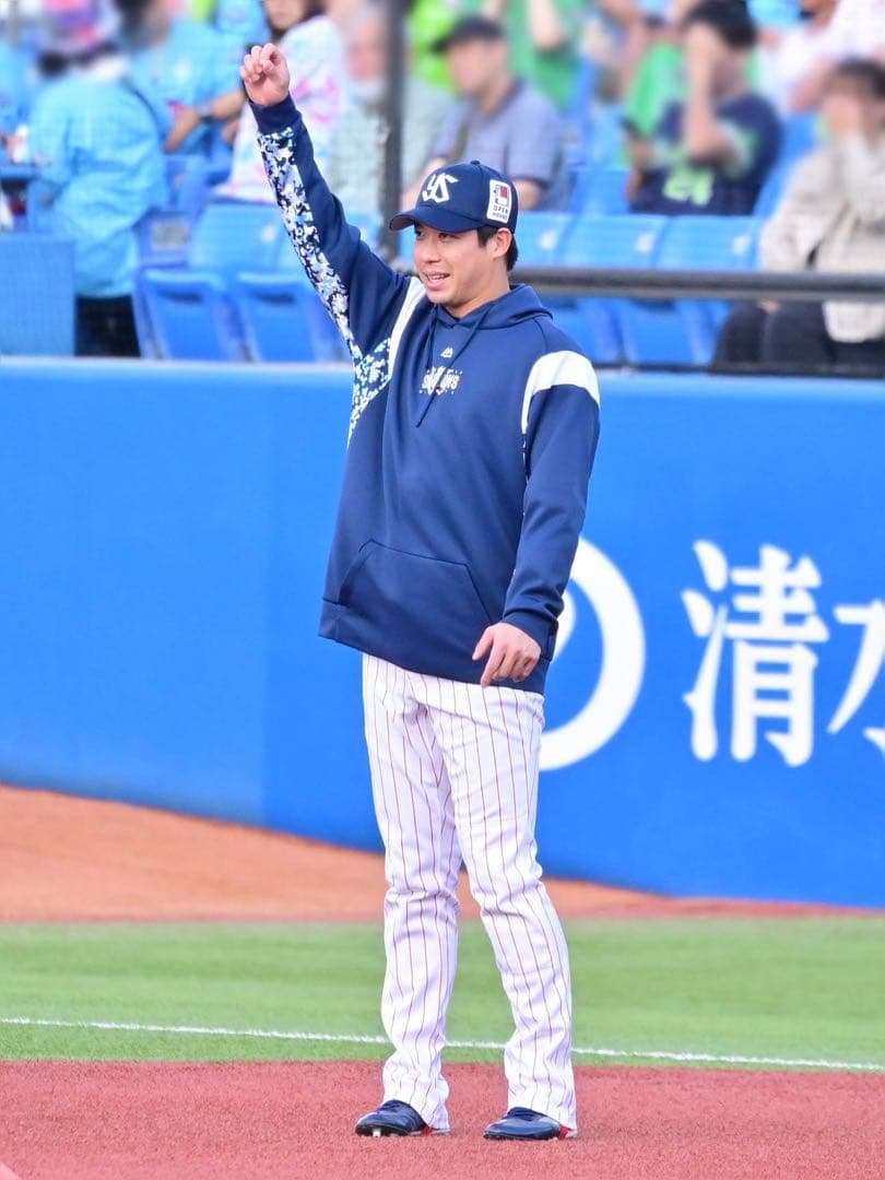 東京ヤクルトスワローズ　プロコレパーカー　Mサイズ