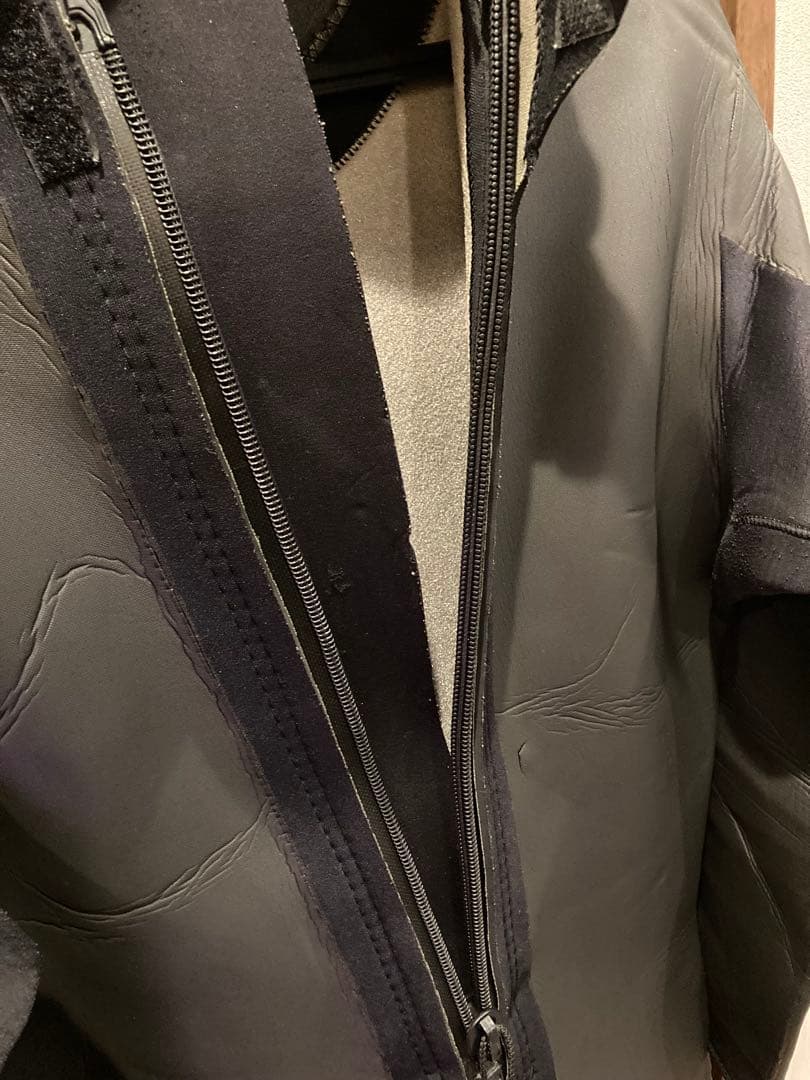 セミドライスーツ　ウェットスーツSUSSEXグレー/ブラック格安中古品　メンズ
