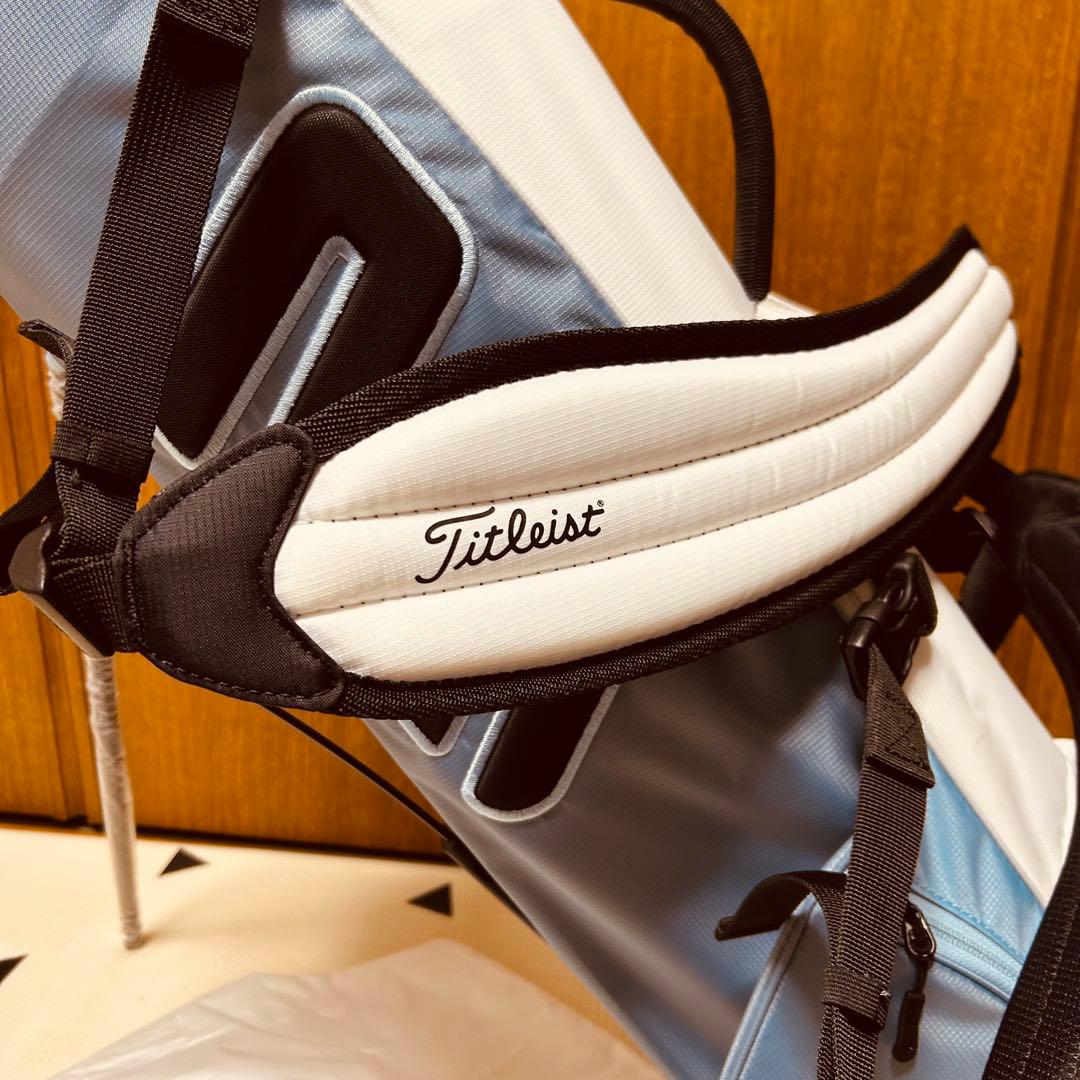 Titleist Players4 軽量キャディバッグ スタンド式 キャップ付き
