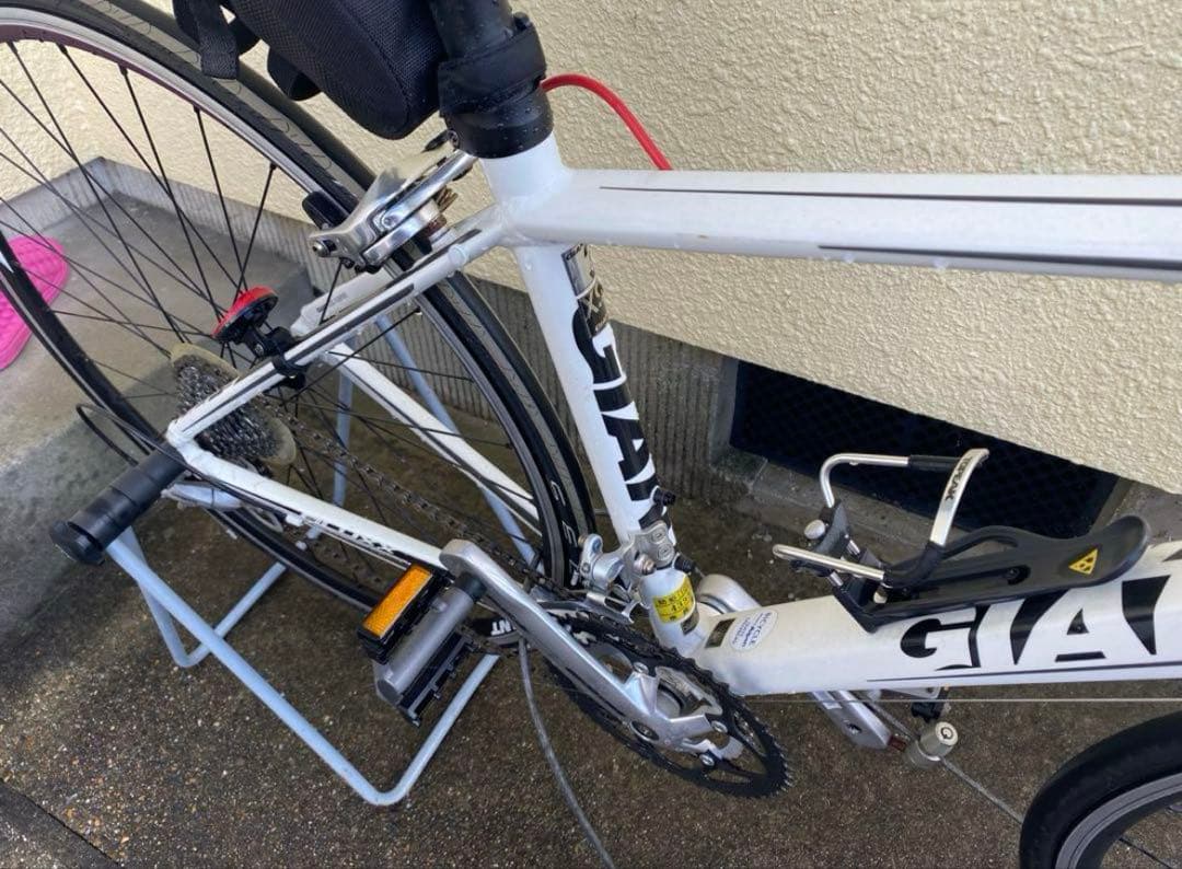 ホワイトアルミロードバイク サイクルコンピュータ付き