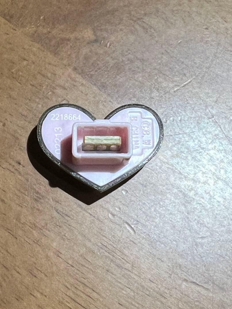 たまごっちピース　たまデコピアス　　なめこ