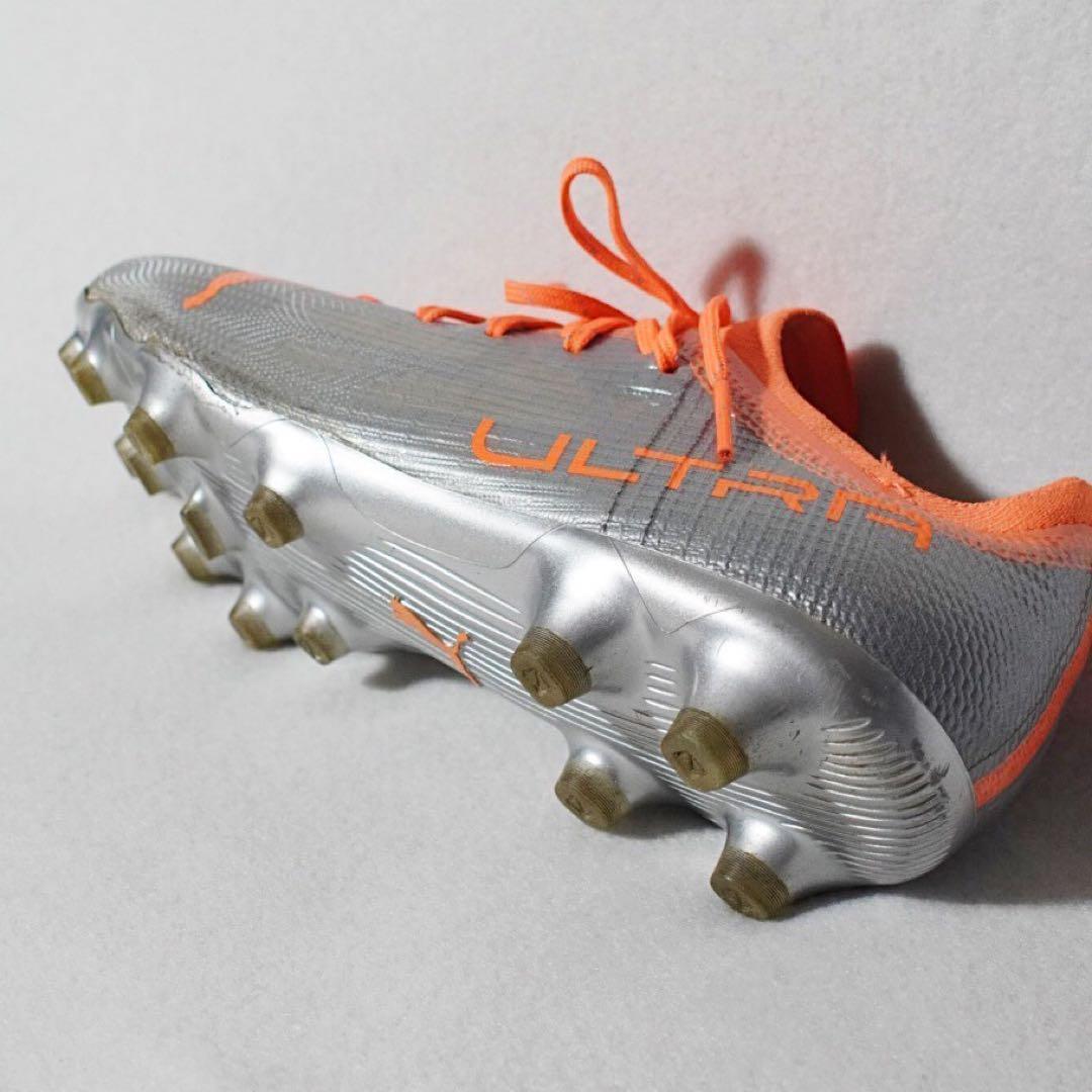 軽量《PUMA》ウルトラ1.4 HG/AG サッカースパイク(27.5)シルバー