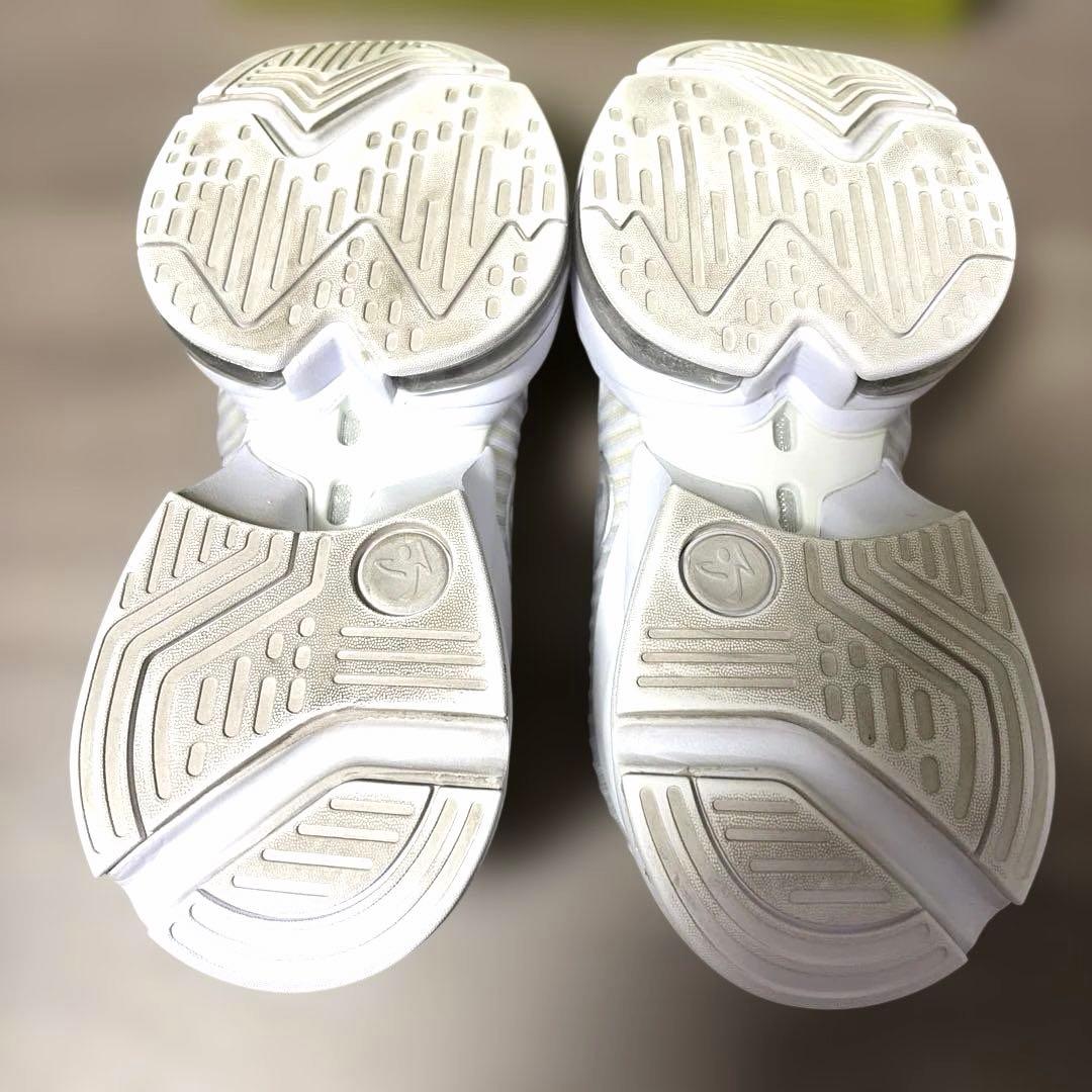 【正規品】ZUMBA ホワイトスニーカーUS9.5