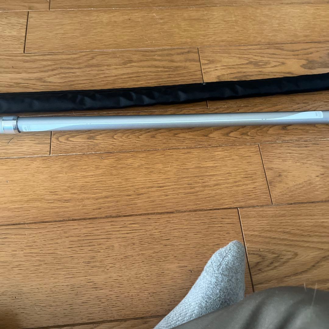 一両箱 Daiwa 琥珀　本流T 80-85 ロッド 収納ケース付き