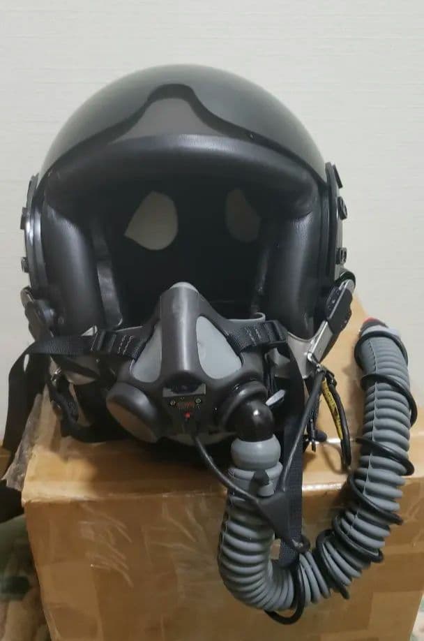 フライトヘルメットHGU-68/Pに MBU-20P酸素マスクのプレゼント付き