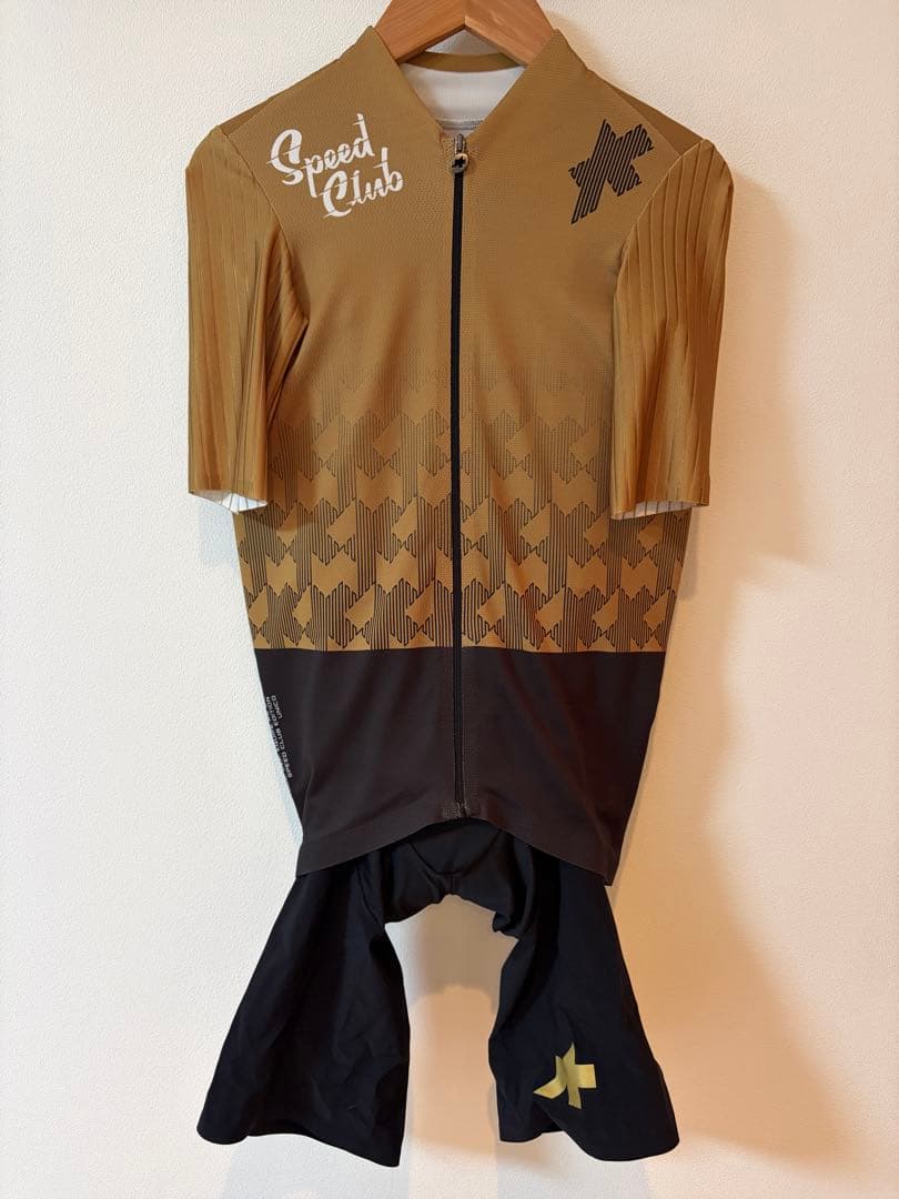 ピンクの猫　ASSOS 限定2024SPEED CLUBジャージ