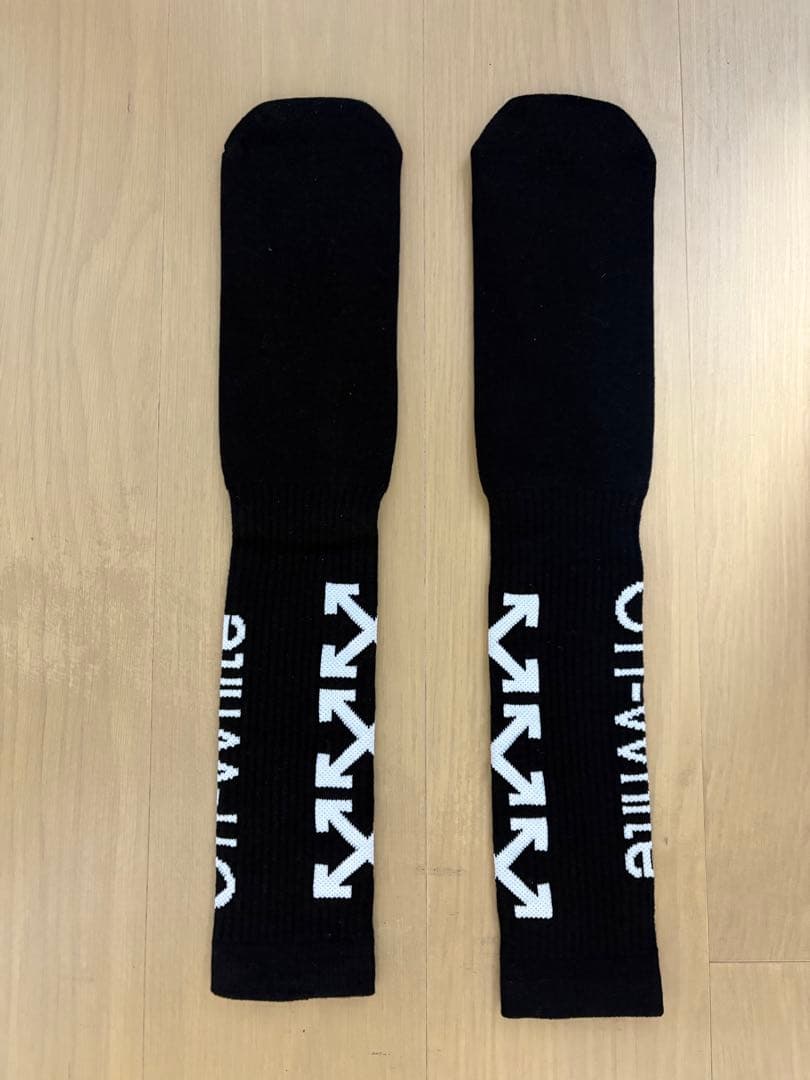 Off-White Arrow Mid Length Socks ブラック