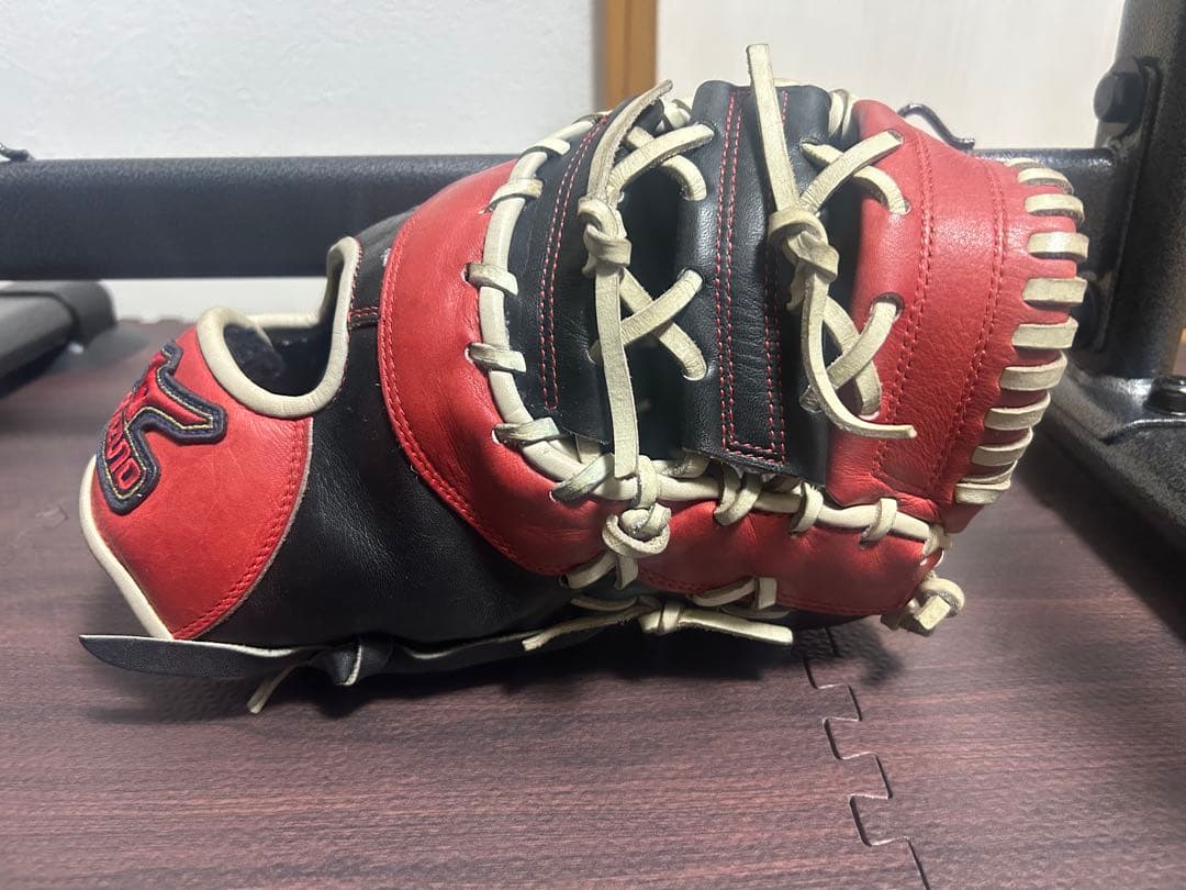 Mizuno 軟式グローブ 黒/赤　ファーストミット