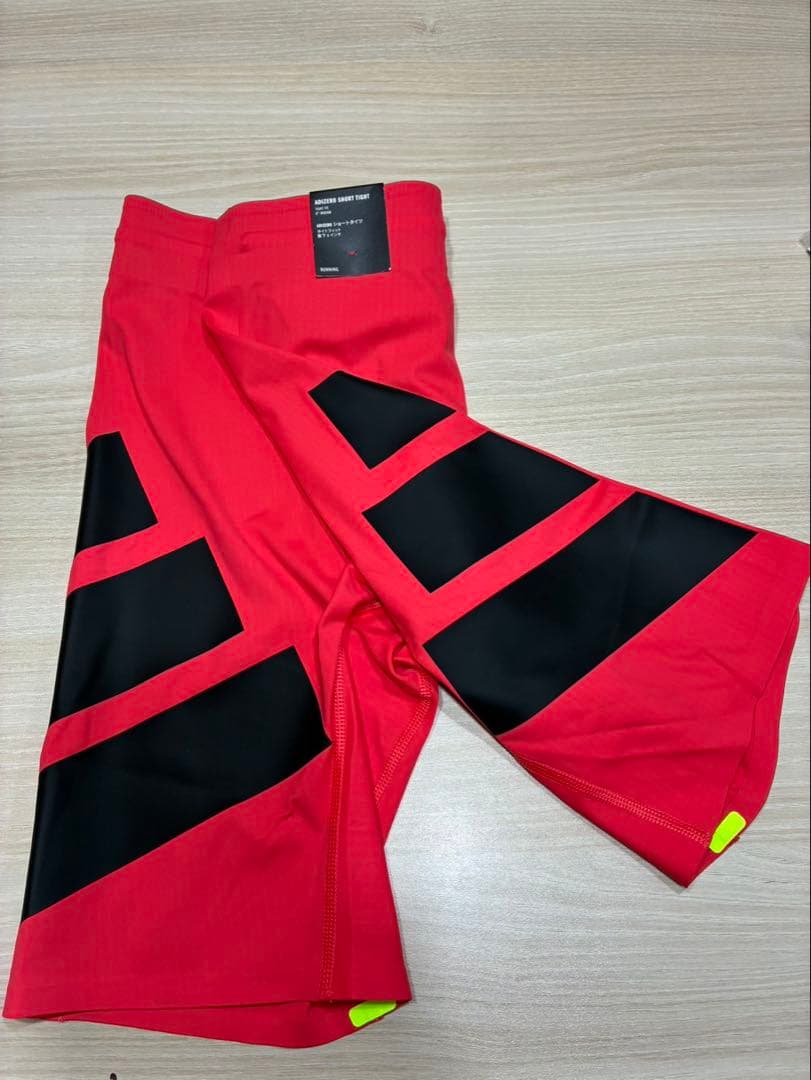 新品未使用 アディゼロ　ハーフタイツ　M
